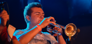 002  Ž&aacute;dnej Stres